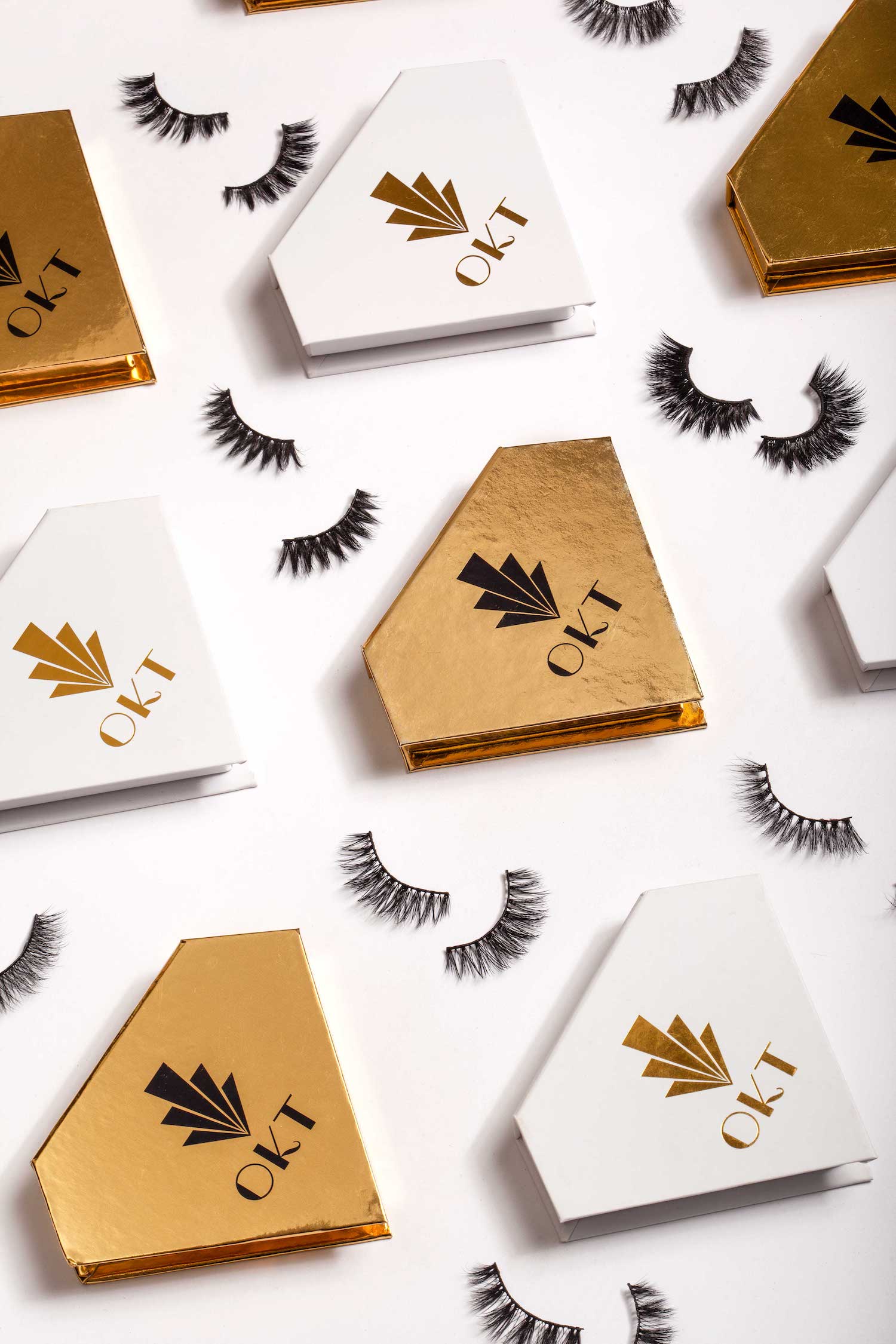 OKT Lashes. Best false eyelashes. Best fake eyelashes. Edmonton False Eyelashes.  Fake eyelashes. How to clean false eyelashes. How to apply false eyelashes. Fake eyelash storage. False eyelashes storage. Reusable false eyelashes.