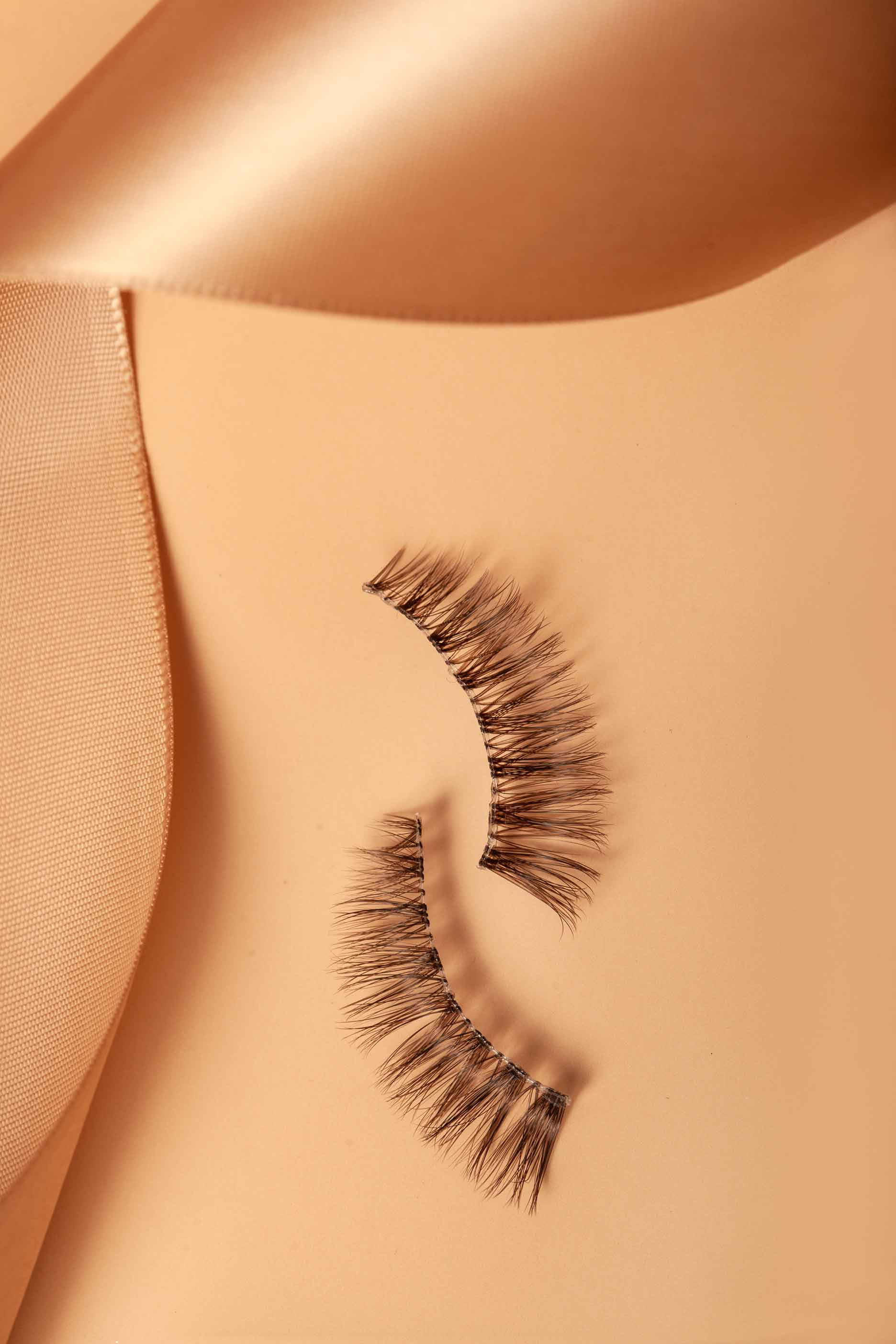 OKT Lashes. Best false eyelashes. Cat eyelashes. Best fake eyelashes. Edmonton False Eyelashes. Fake eyelashes. How to clean false eyelashes. How to apply false eyelashes. Fake eyelash storage. False eyelashes storage. Reusable false eyelashes.