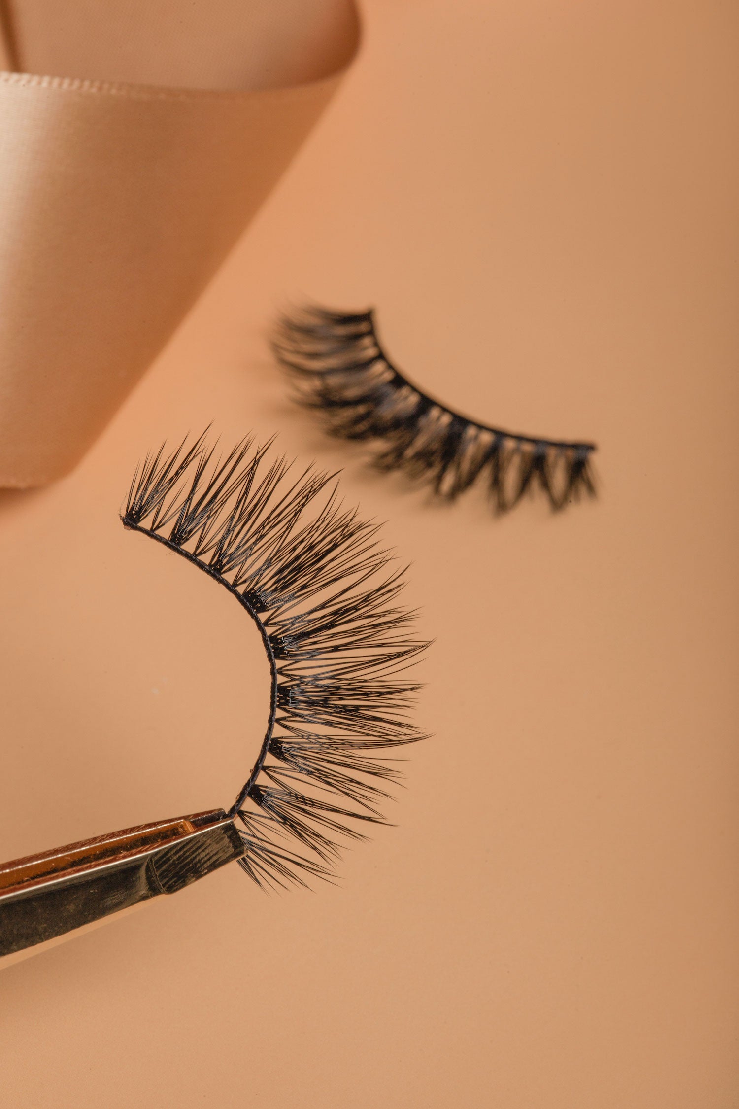 OKT Lashes. Best false eyelashes. Doll eyelashes. Best fake eyelashes. Edmonton False Eyelashes.  Fake eyelashes. How to clean false eyelashes. How to apply false eyelashes. Fake eyelash storage. False eyelashes storage. Reusable false eyelashes.