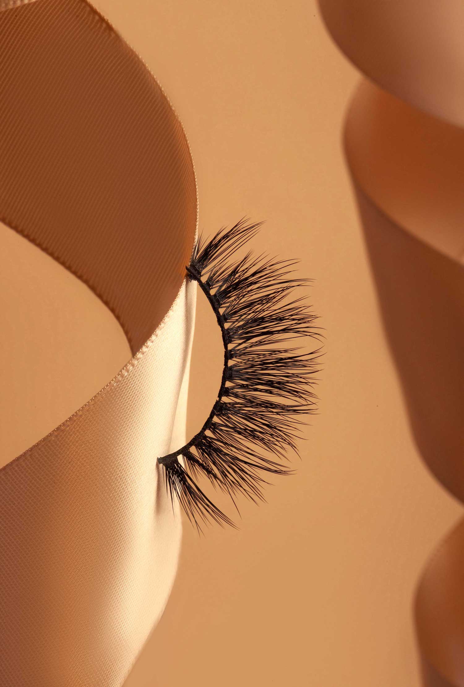 OKT Lashes. Best false eyelashes. Doll eyelashes. Best fake eyelashes. Edmonton False Eyelashes. Fake eyelashes. How to clean false eyelashes. How to apply false eyelashes. Fake eyelash storage. False eyelashes storage. Reusable false eyelashes.