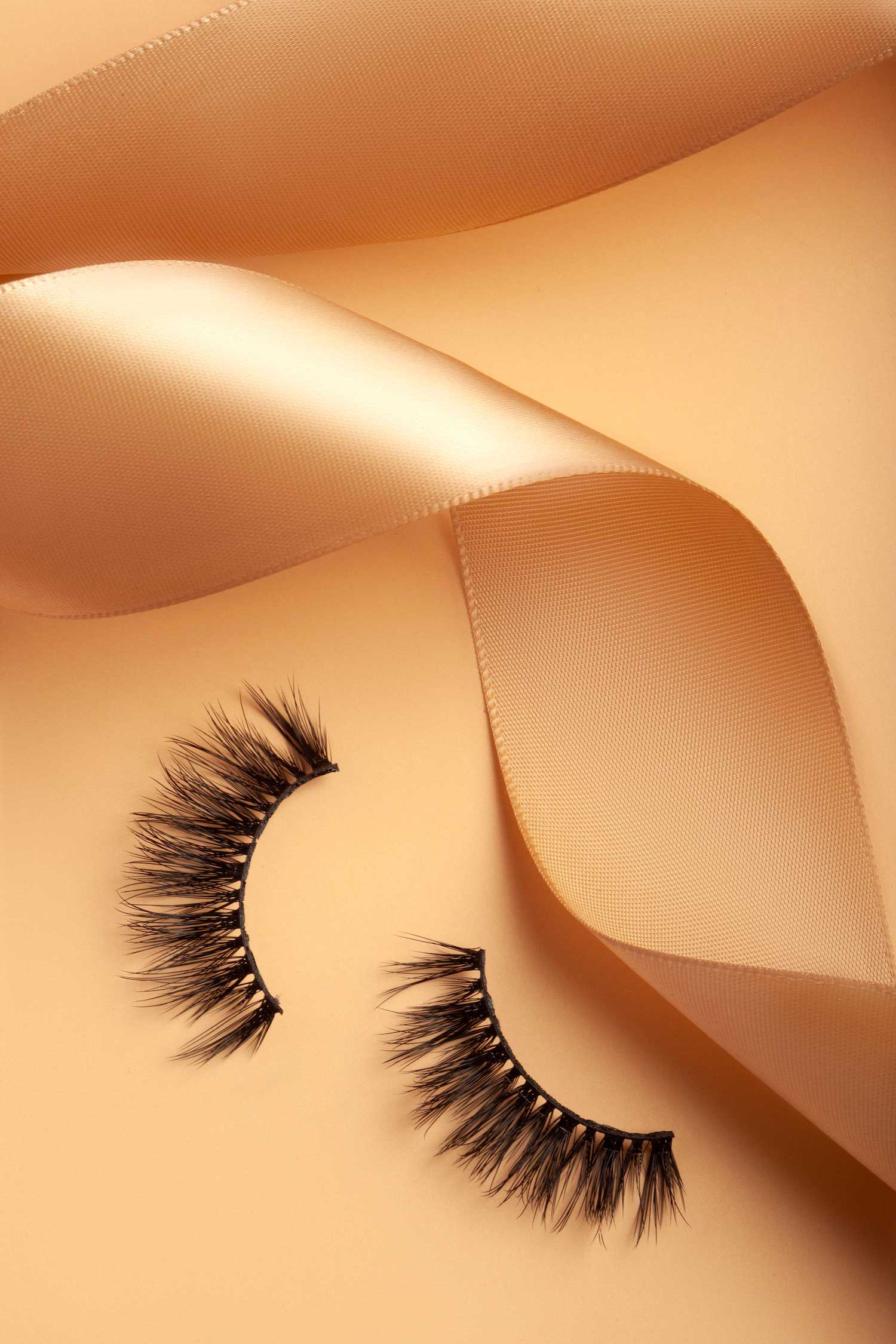 OKT Lashes. Best false eyelashes. Doll eyelashes. Best fake eyelashes. Edmonton False Eyelashes. Fake eyelashes. How to clean false eyelashes. How to apply false eyelashes. Fake eyelash storage. False eyelashes storage. Reusable false eyelashes.