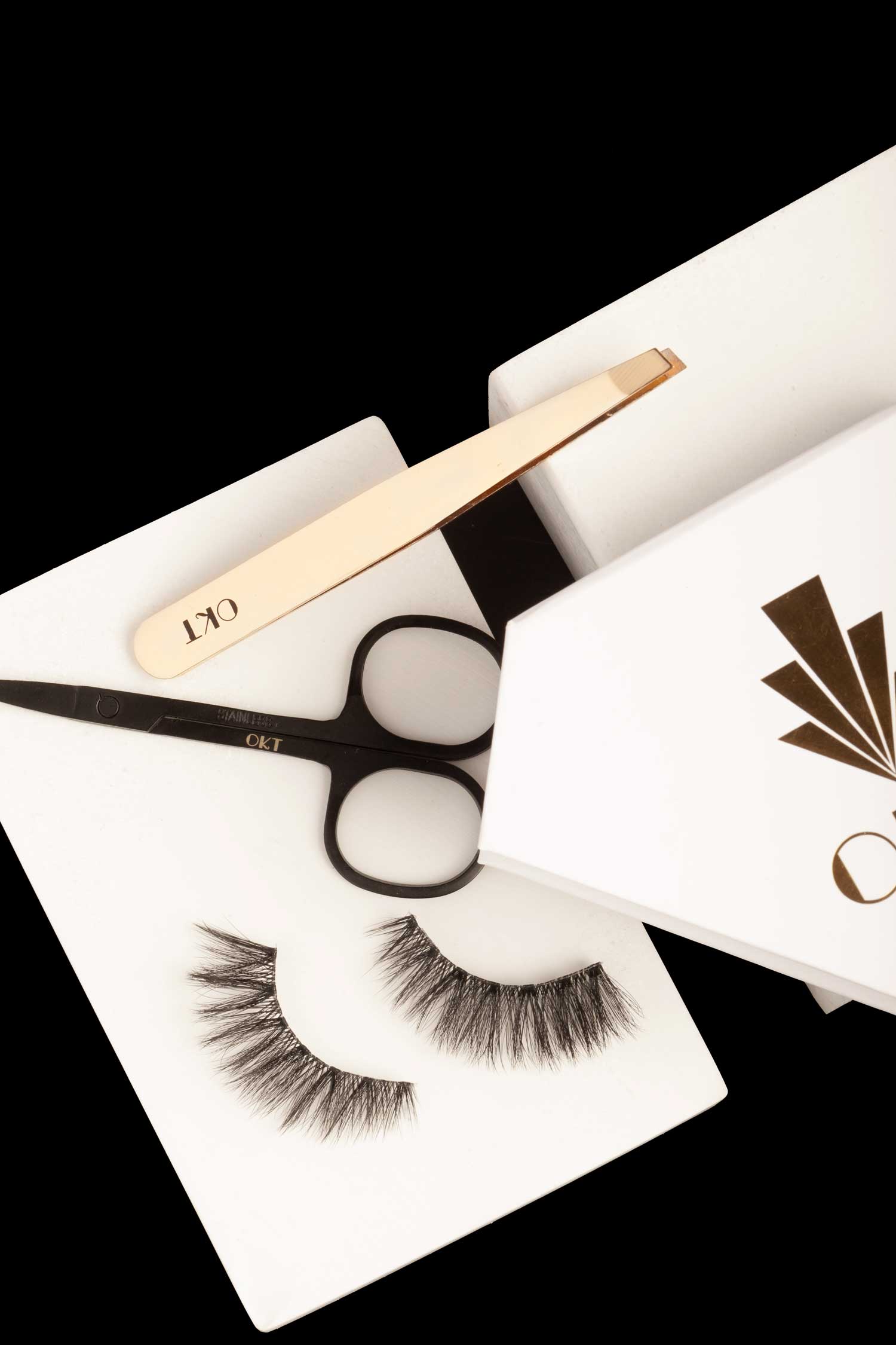 OKT Lashes. Best false eyelashes. Dramatic eyelashes. Best fake eyelashes. Edmonton False Eyelashes. Fake eyelashes. How to clean false eyelashes. How to apply false eyelashes. Fake eyelash storage. False eyelashes storage. Reusable false eyelashes.