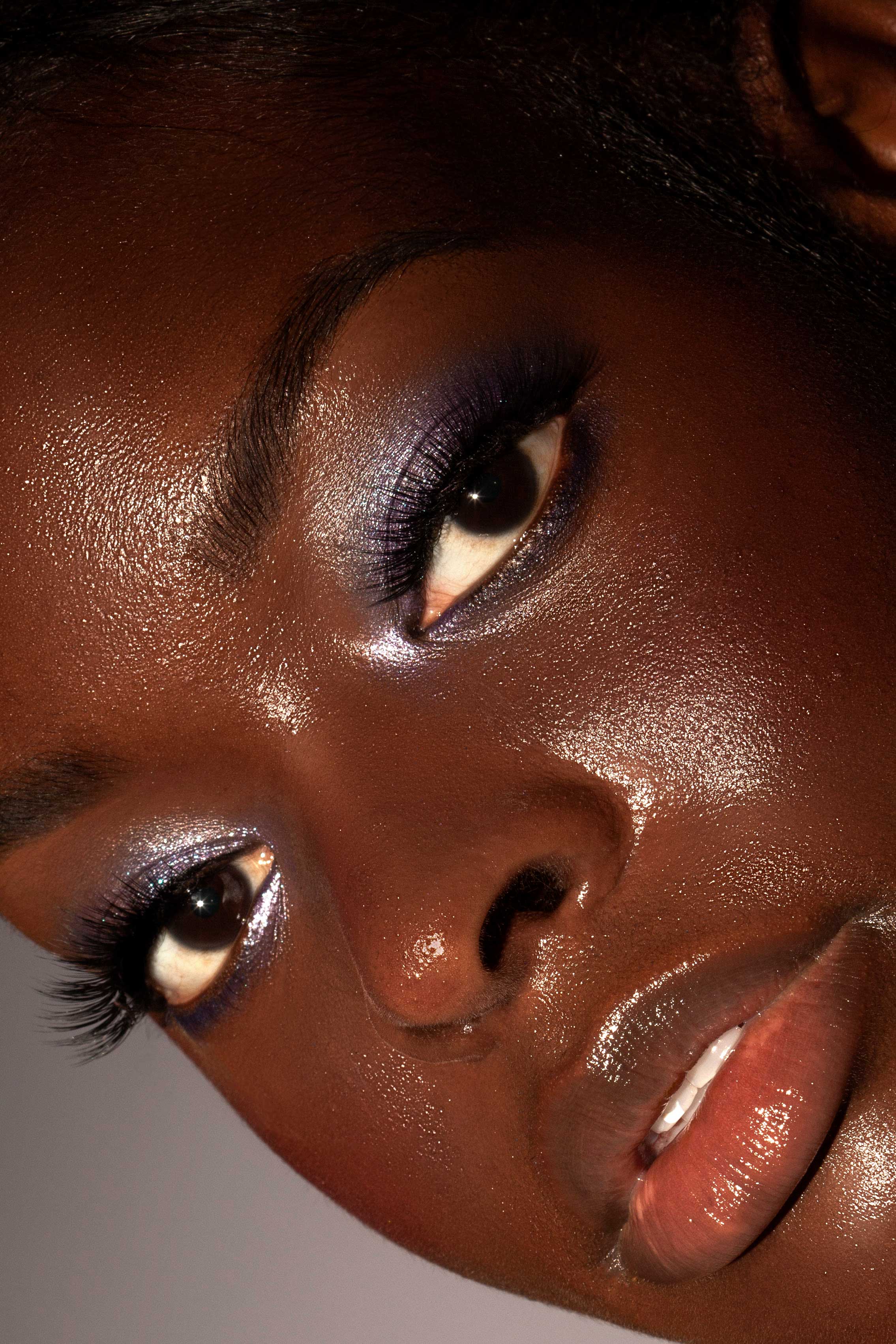 OKT Lashes. Best false eyelashes. Natural lashes. False eyelashes that look natural. Best fake eyelashes. Edmonton False Eyelashes. Fake eyelashes. How to clean false eyelashes. How to apply false eyelashes. Reusable false eyelashes.