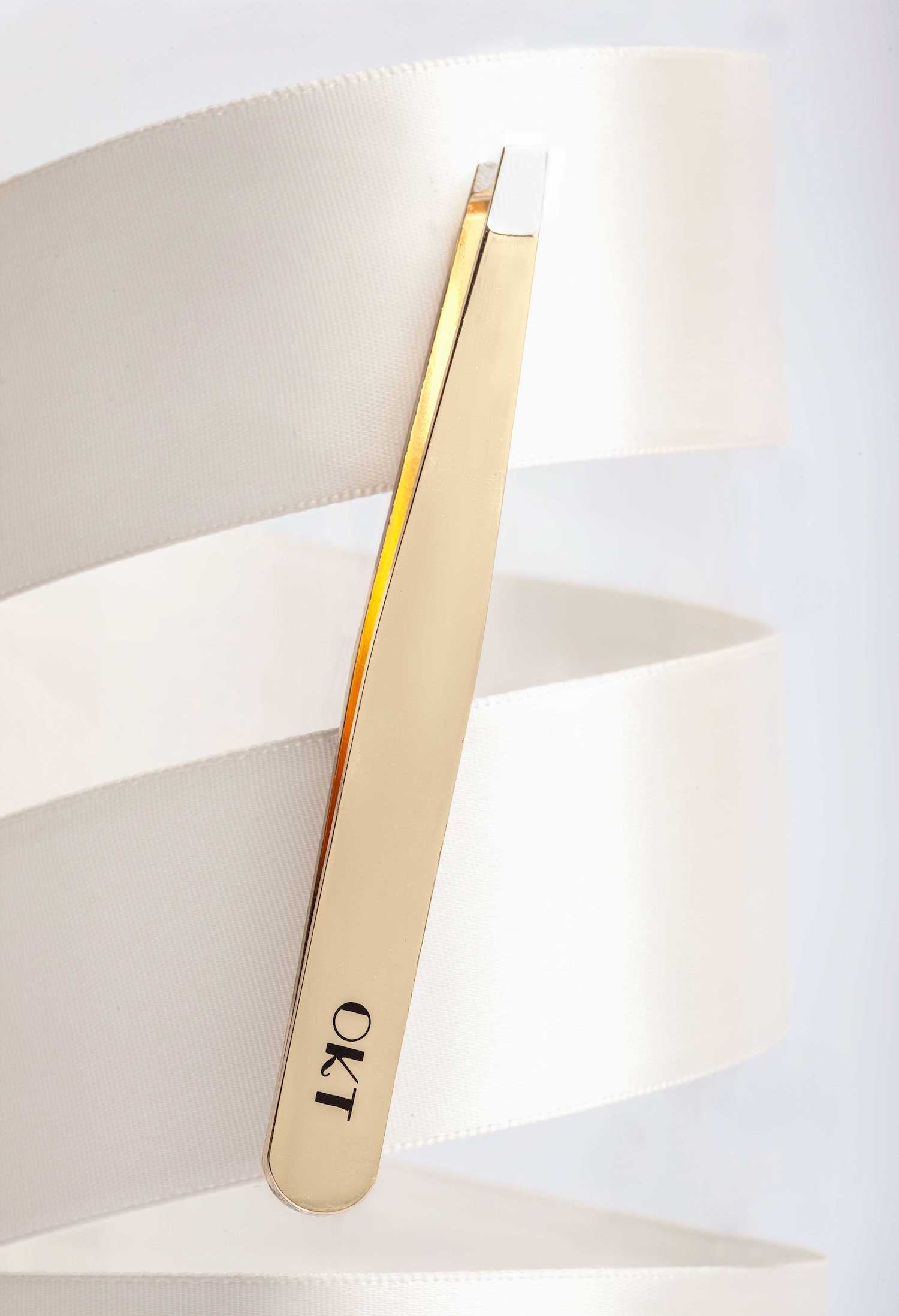 Lash tools. Lash tips and tricks. OKT Lashes. Lash adhesive. How to apply false eyelashes. Applying fake lashes.