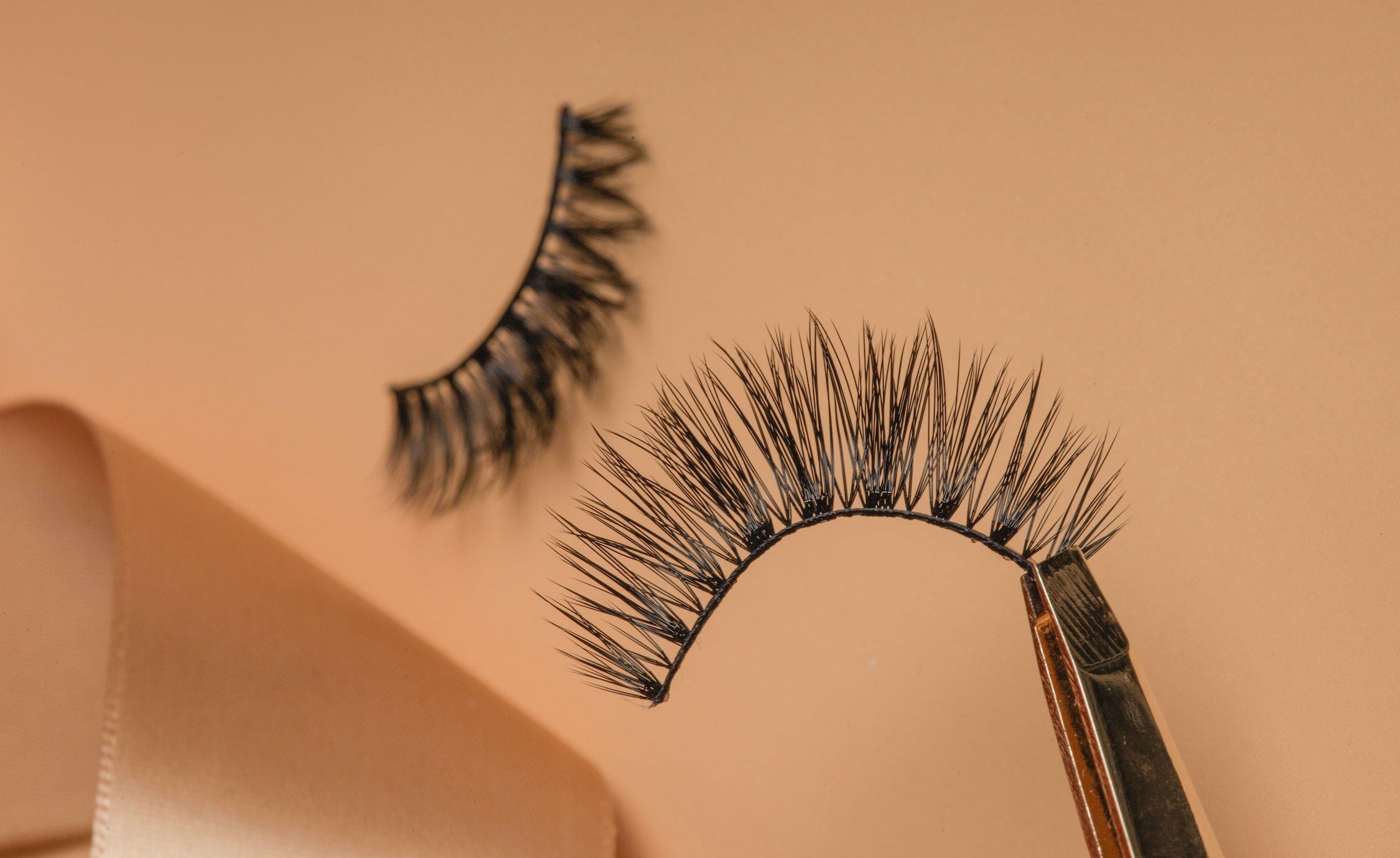 OKT Lashes. Best false eyelashes. Doll eyelashes. Best fake eyelashes. Edmonton False Eyelashes.  Fake eyelashes. How to clean false eyelashes. How to apply false eyelashes. Fake eyelash storage. False eyelashes storage. Reusable false eyelashes.