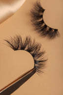 OKT Lashes. Best false eyelashes. Dramatic eyelashes. Best fake eyelashes. Edmonton False Eyelashes. Fake eyelashes. How to clean false eyelashes. How to apply false eyelashes. Fake eyelash storage. False eyelashes storage. Reusable false eyelashes.