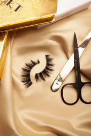 OKT Lashes. Best false eyelashes. Cat eyelashes. Best fake eyelashes. Edmonton False Eyelashes. Fake eyelashes. How to clean false eyelashes. How to apply false eyelashes. Fake eyelash storage. False eyelashes storage. Reusable false eyelashes.