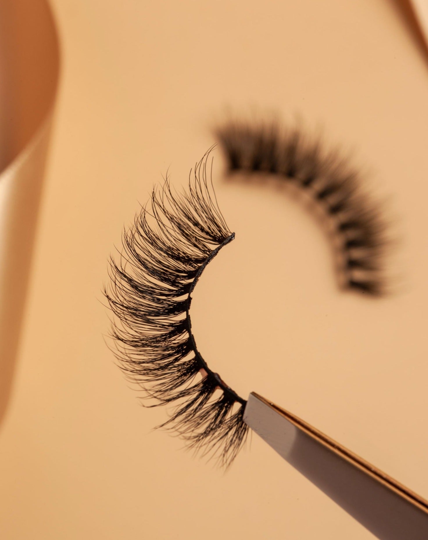 OKT Lashes. Best false eyelashes. Doll eyelashes. Best fake eyelashes. Edmonton False Eyelashes.  Fake eyelashes. How to clean false eyelashes. How to apply false eyelashes. Fake eyelash storage. False eyelashes storage. Reusable false eyelashes