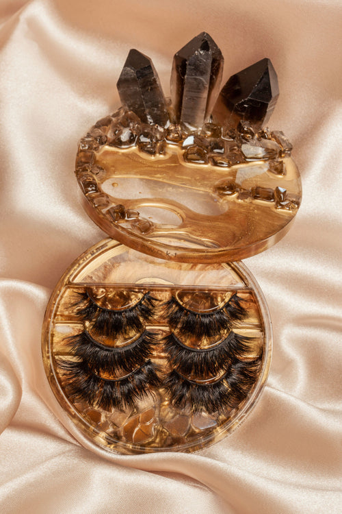 How to store false lashes. False eyelash storage. OKT Lashes. 